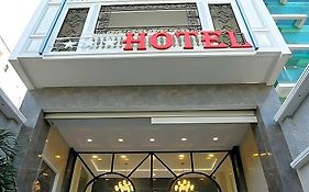 Khách Sạn C’Lavie – Saigon Airport Hotel