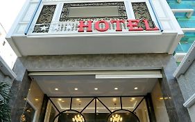 Khách Sạn C’Lavie – Saigon Airport Hotel